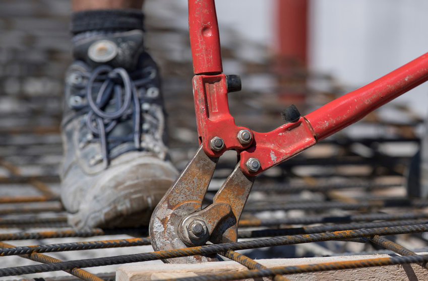 FILED - File picture of a bolt cutter Photo: Boris Roessler/dpa