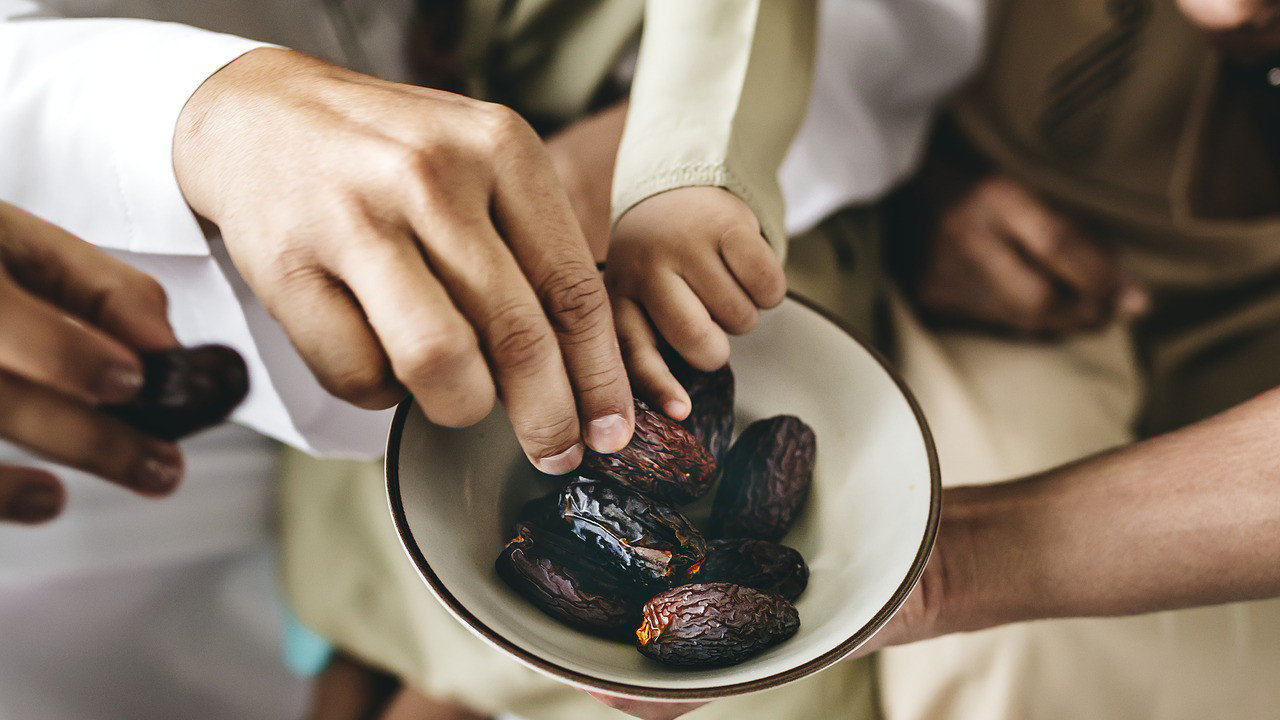 Halal food muslim islamic dates