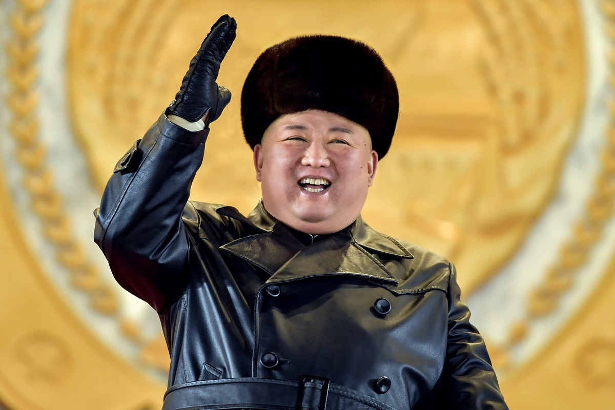 HANDOUT - 14 January 2021, North Korea, Pyongyang: A picture provided by the North Korean state news agency (KCNA) on 15 January 2021, shows North Korean leader Kim Jong-un acknowledging the crowd during a military parade at Kim Il-sung Square, to celebrate the recently-concluded eighth congress of the North Korea's ruling Workers' Party. Photo: -/KCNA/dpa - ACHTUNG: Nur zur redaktionellen Verwendung im Zusammenhang mit der aktuellen Berichterstattung und nur mit vollständiger Nennung des vorstehenden Credits